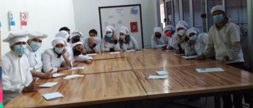 En este momento estás viendo TALLER SOBRE  LA GASTRONOMÍA GRECIA – ESCUELA TÉCNICA TOLEDO