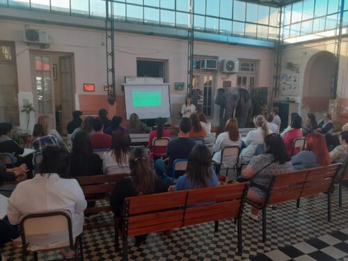 Lee más sobre el artículo Sala de maestros de 6to. año y referentes educativos de media – Escuela de Primaria Nº 27