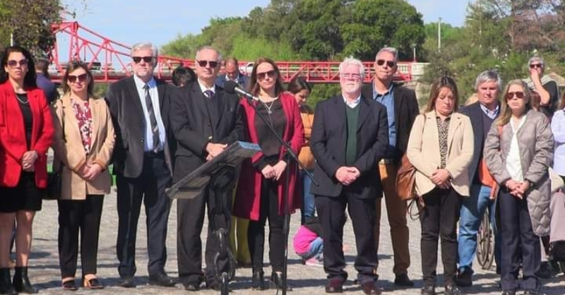 “Encuentro a dos orillas”: Reconocimiento de la Prefectura Naval Uruguaya, Prefect. Naval Argentina y ADES en el rescate de vidas humanas en las dos orillas