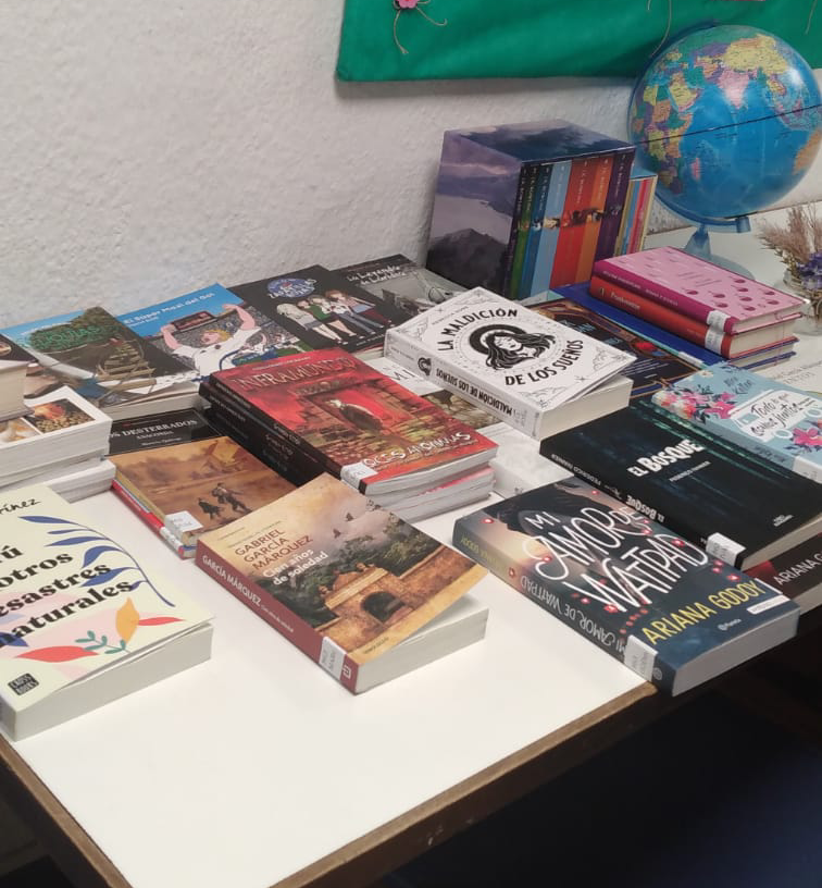 En este momento estás viendo Nuevo Material Bibliográfico Enriquece la Biblioteca de la Escuela Técnica Chuy