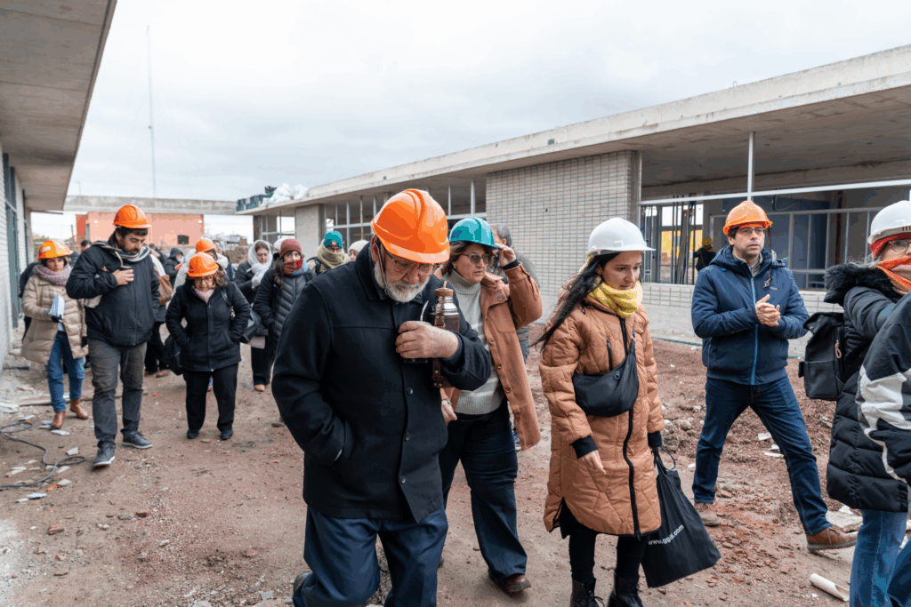 En este momento estás viendo Visitas en la futura Escuela Politécnica de UTU en Casavalle