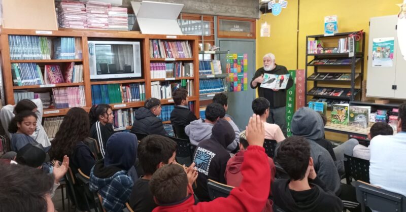 Charla sobre «Libro Sonoro» en Esc. Téc. Alfredo Zitarrosa