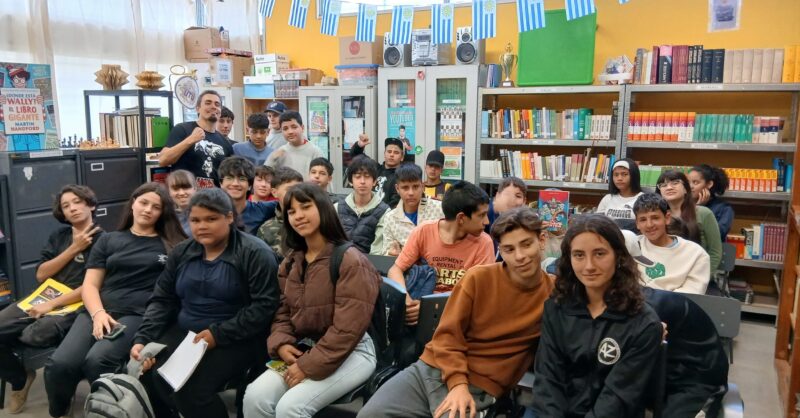 Charla de Gabriel Cardozo sobre Cómics en Esc. Téc. Alfredo Zitarrosa