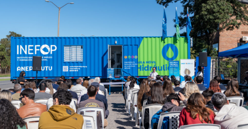 INEFOP y UTU presentan en Colonia las aulas móviles para capacitar en todo el territorio