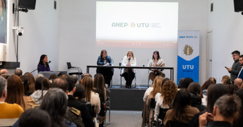 Mujeres que vivencian la ciencia y la Educación Técnico Tecnológica
