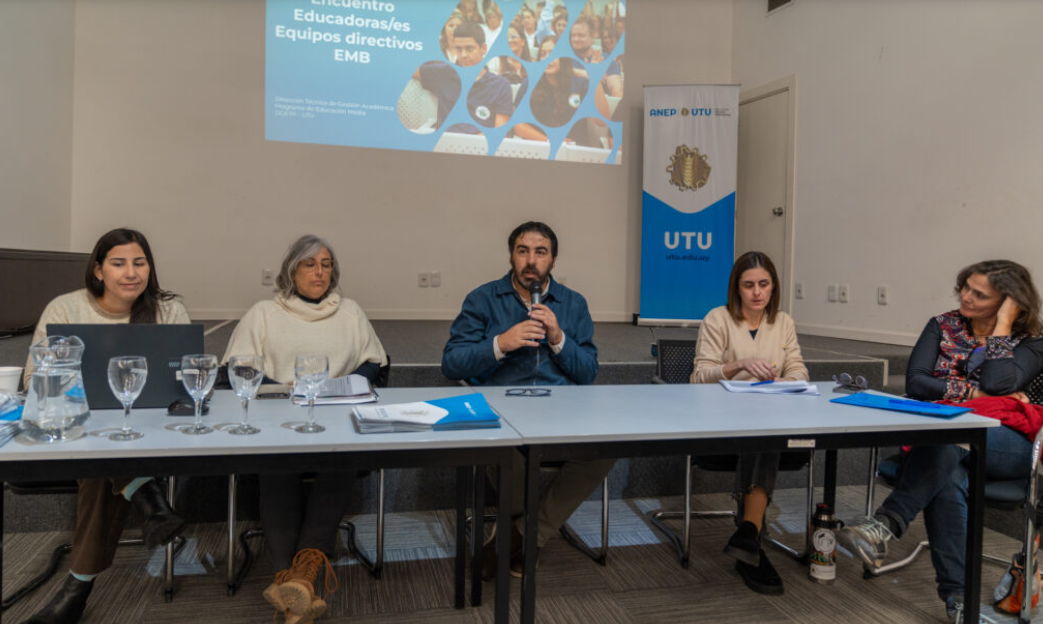 En este momento estás viendo El Programa de Educación Media desarrolló una jornada de trabajo con educadores y equipos directivos de Montevideo y Canelones