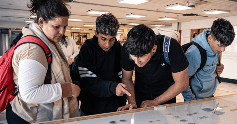 Estudiantes de UTU participaron en jornada educativa en el Banco Central del Uruguay