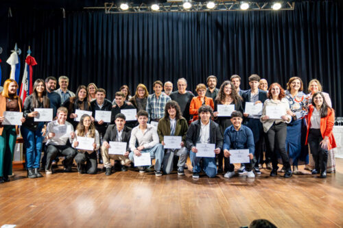 «Estamos celebrando mucho más que un papel»: más de 200 egresados recibieron su título en Artigas para festejar la educación
